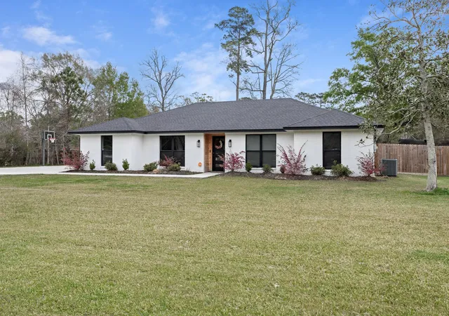 Photo 2 of Sale Pending at 4358 Mcfarland Cir, Orange, TX 77632 | MLS# 58566880 | Listing updated on 2026-09-11