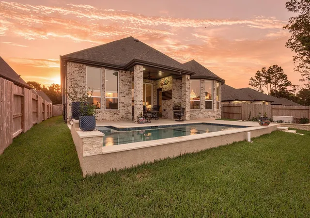 Homes for sale in Montgomery, TX | 423 N Hillary Step Pl, Montgomery, TX 77316 | MLS# 57885948