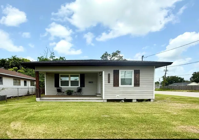Homes for sale in Port Neches, TX | 1002 Block St, Port Neches, TX 77651 | MLS# 65568078
