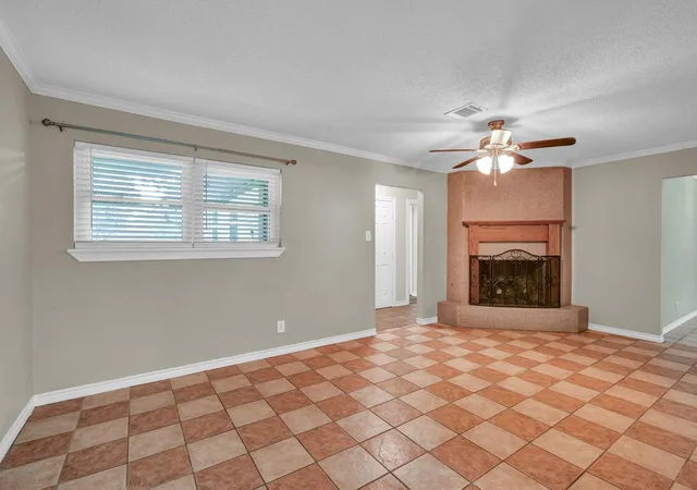 2nd image of 152 Cannon St, Clute, TX 77531 | MLS# 50378349