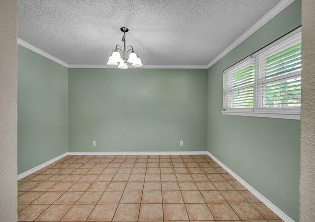 4th image of 152 Cannon St, Clute, TX 77531 | MLS# 50378349