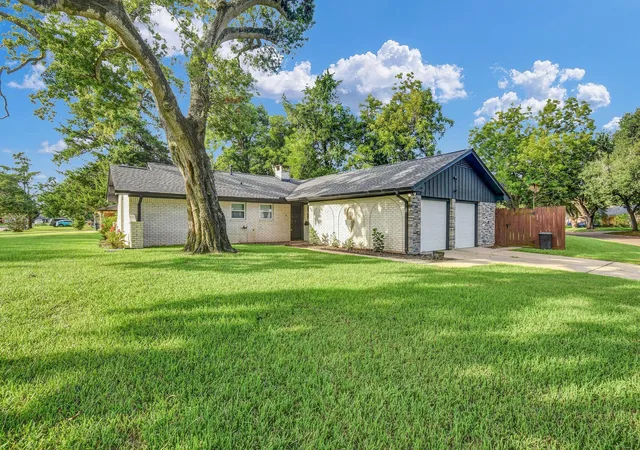5th image of 152 Cannon St, Clute, TX 77531 | MLS# 50378349