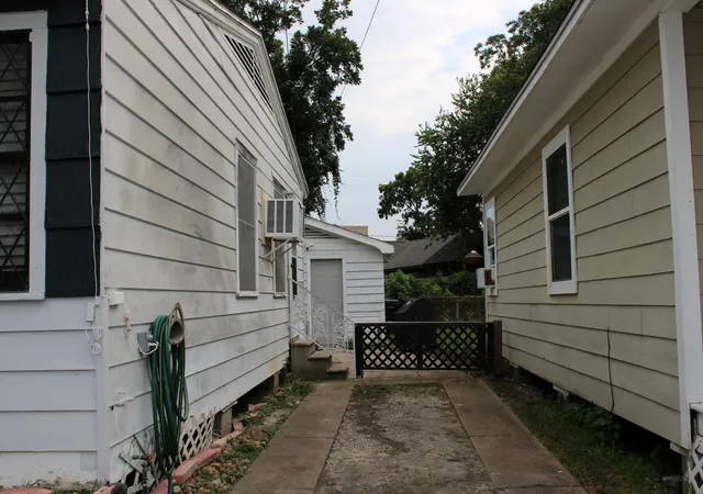 image of 1238 Common Park Dr, Houston, TX 77009 | MLS# 84519024