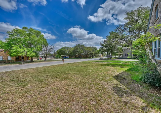 Homes for sale in Giddings, TX | 1284 E Hempstead St, Giddings, TX 78942 | MLS# 58070395