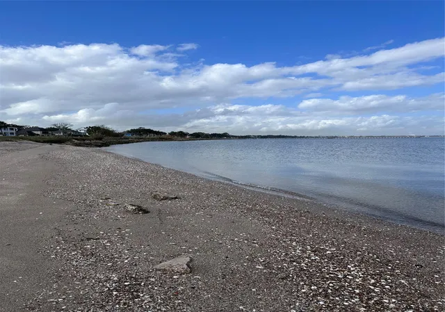 31st image of 2 Shoreacres Cir, La Porte, TX 77571 | MLS# 51858007