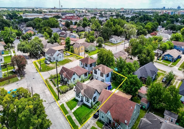 Photo 1 of Sale Pending at 4508 Schroeder St, Houston, TX 77011 | MLS# 24039458 | Listing updated on 2026-09-15
