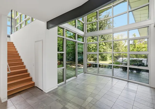 Photo 4 of Single family home for sale at 2424 White Oak Dr, Houston, TX 77009 | MLS# 4589727 | Listing updated on 2026-09-14