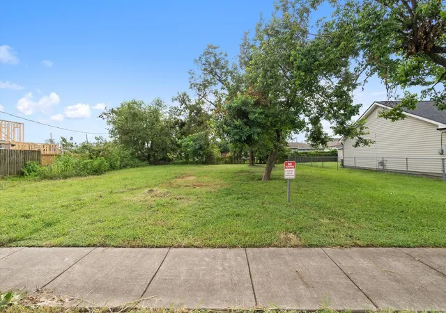 Photo 1 of Land for sale at 1711 Benson St, Houston, TX 77020 | MLS# 39700424 | Listing updated on 2026-03-27