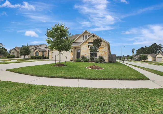 3rd image of 11711 Petal Falls Ln, Tomball, TX 77377 | MLS# 97808775