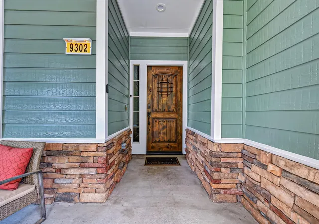 Photo 3 of Sale Pending at 9302 Cantata Ct, Houston, TX 77040 | MLS# 4231505 | Listing updated on 2026-09-17