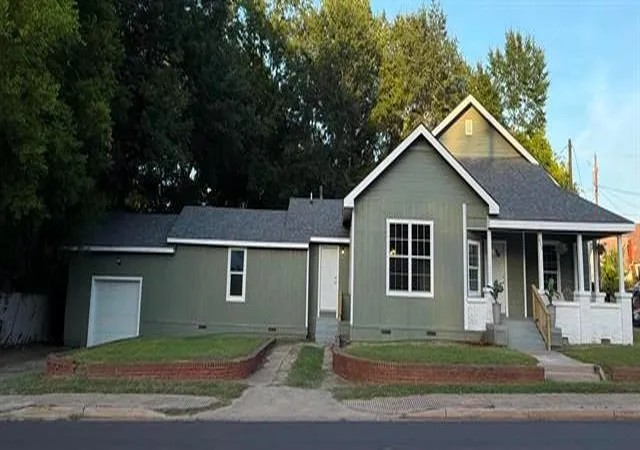 1st image of 606 Sanford St, Marshall, TX 75670 | MLS# 44169816