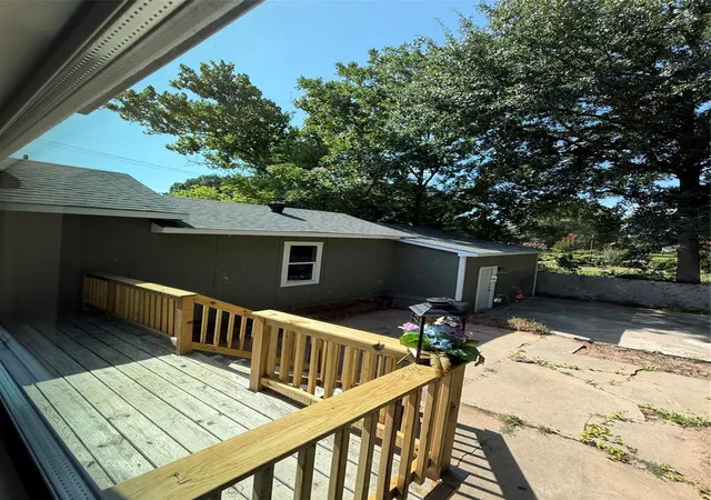 Photo 4 of Single family home for sale at 606 Sanford St, Marshall, TX 75670 | MLS# 44169816 | Listing updated on 2026-08-05