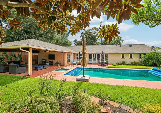 Photo 1 of Single family home for sale at 1429 Waseca St, Houston, TX 77055 | MLS# 43777798 | Listing updated on 2026-09-20