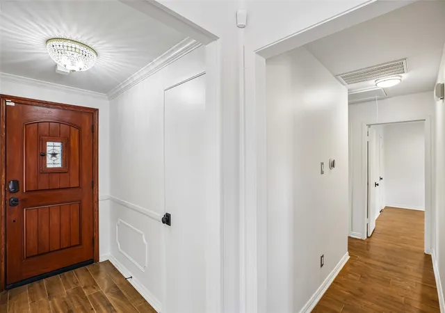 Photo 4 of Single family home for sale at 1429 Waseca St, Houston, TX 77055 | MLS# 43777798 | Listing updated on 2026-09-20
