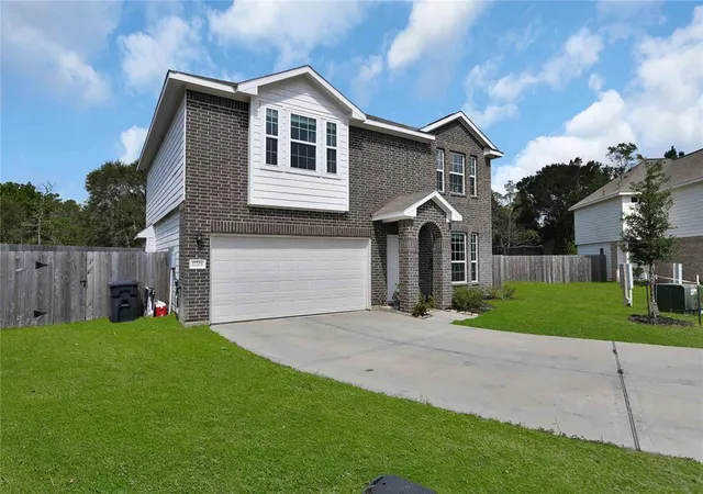 Photo 2 of Single family home for sale at 17703 Lion Heart Rd, Conroe, TX 77306 | MLS# 19621569 | Listing updated on 2026-05-28