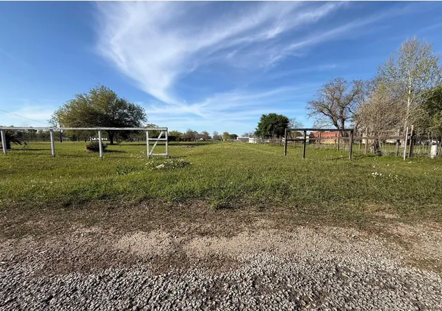 Photo 4 of Sale Pending at 64 County Rd 48614, Dayton, TX 77535 | MLS# 45712862 | Listing updated on 2026-10-15