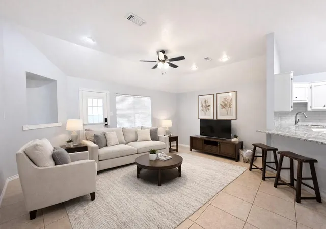 3rd image of 305 Scenic Brook St, Brenham, TX 77833 | MLS# 18104568