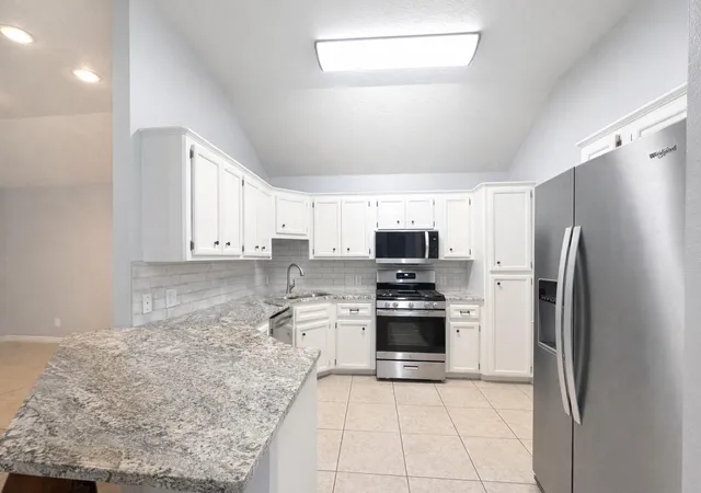 5th image of 305 Scenic Brook St, Brenham, TX 77833 | MLS# 18104568