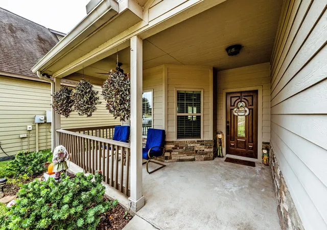 Homes for sale in Huntsville, TX | 14 Wildwood Lake Dr, Huntsville, TX 77340 | MLS# 14747715