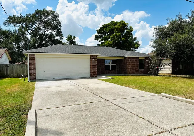 Photo 2 of Sale Pending at 16232 Sun View Ln, Conroe, TX 77302 | MLS# 7903554 | Listing updated on 2026-09-06