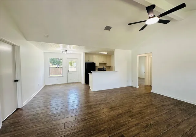 Photo 4 of Sale Pending at 16232 Sun View Ln, Conroe, TX 77302 | MLS# 7903554 | Listing updated on 2026-09-06