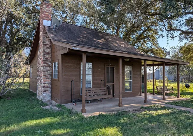 1st image of 811 County Road 230, Wharton, TX 77488 | MLS# 35105911