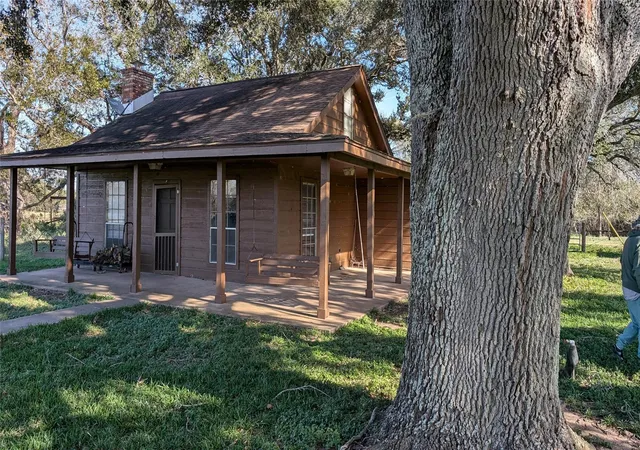 2nd image of 811 County Road 230, Wharton, TX 77488 | MLS# 35105911