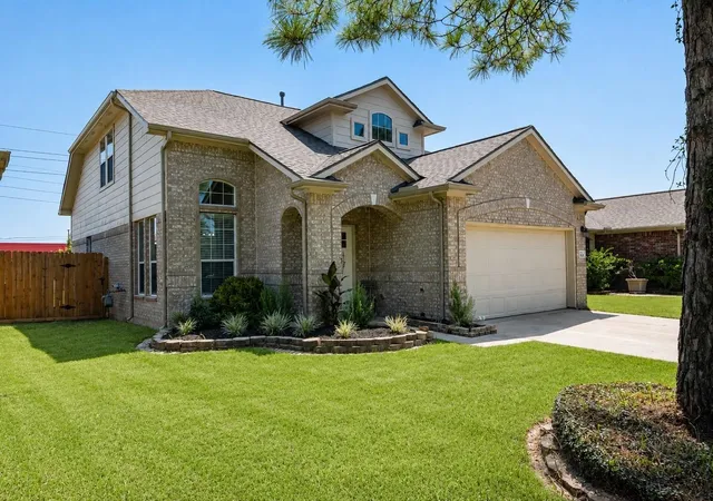 Photo 1 of Single family home for sale at 2214 Sterling Oaks Dr, Rosharon, TX 77583 | MLS# 50939081 | Listing updated on 2026-09-14