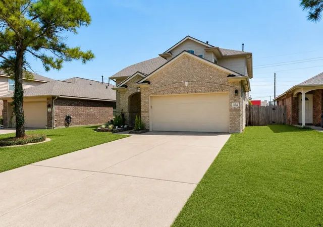 Photo 3 of Single family home for sale at 2214 Sterling Oaks Dr, Rosharon, TX 77583 | MLS# 50939081 | Listing updated on 2026-10-07