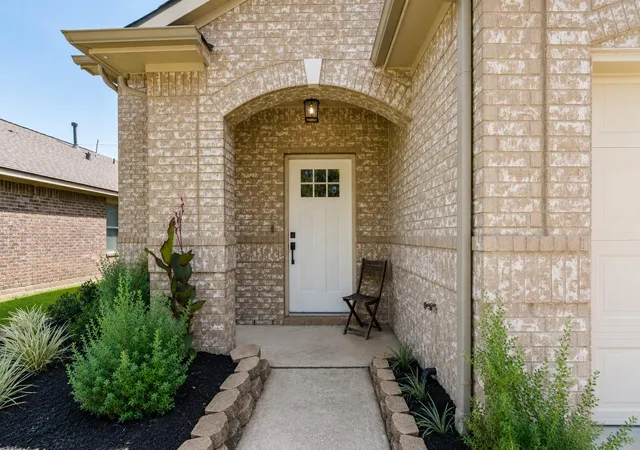 Photo 3 of Single family home for sale at 2214 Sterling Oaks Dr, Rosharon, TX 77583 | MLS# 50939081 | Listing updated on 2026-10-10