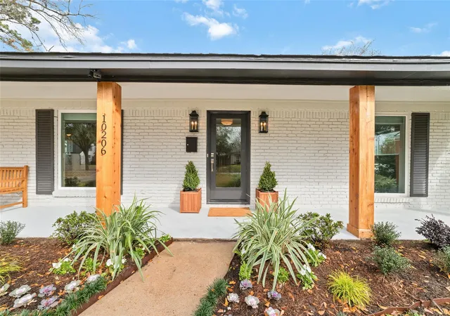 2nd image of 10206 Oakpoint Dr, Houston, TX 77043 | MLS# 89151282