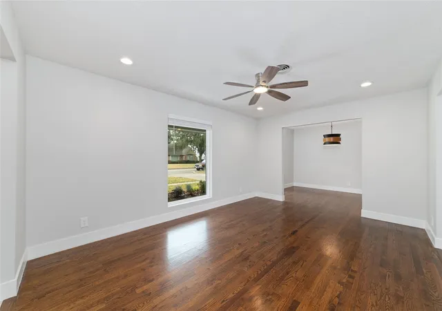 5th image of 10206 Oakpoint Dr, Houston, TX 77043 | MLS# 89151282