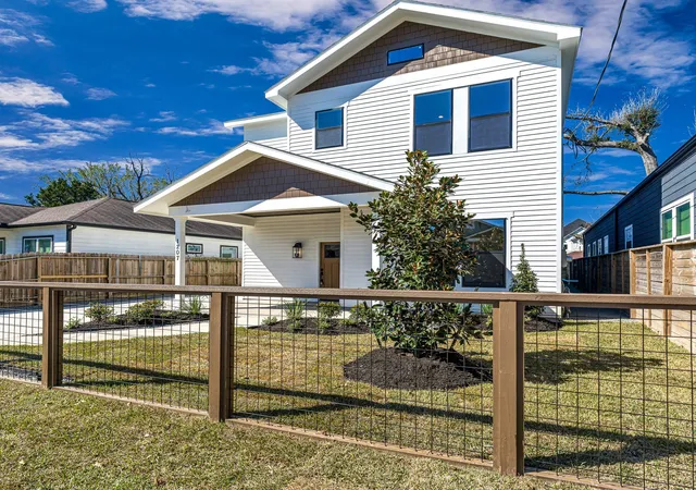 Homes for sale in Houston, TX | 1207 Tabor St, Houston, TX 77009 | MLS# 85478626