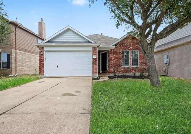 Photo 2 of Single family home for sale at 1819 Manor Dr, Baytown, TX 77521 | MLS# 43526677 | Listing updated on 2026-08-31