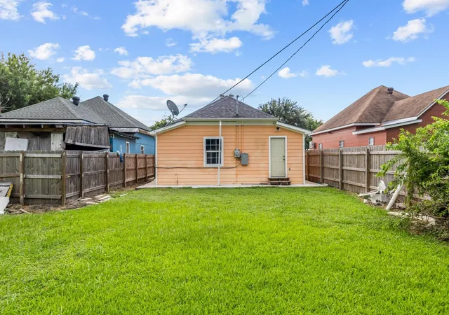 16th image of 341 12th St, Port Arthur, TX 77640 | MLS# 48931534
