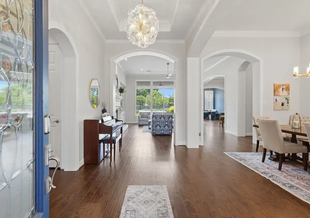 3rd image of 38 Highclere Park Dr, Spring, TX 77379 | MLS# 20423509