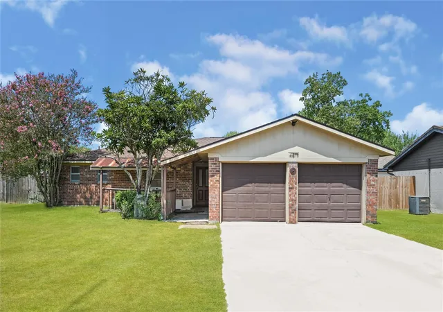 Photo 2 of Single family home for sale at 4811 25th Street, Dickinson, TX 77539 | MLS# 48780900 | Listing updated on 2026-09-14