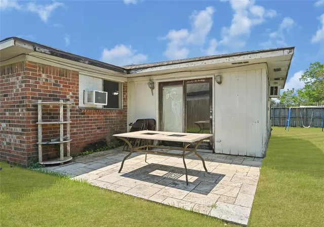 Photo 3 of Single family home for sale at 4811 25th Street, Dickinson, TX 77539 | MLS# 48780900 | Listing updated on 2026-09-14