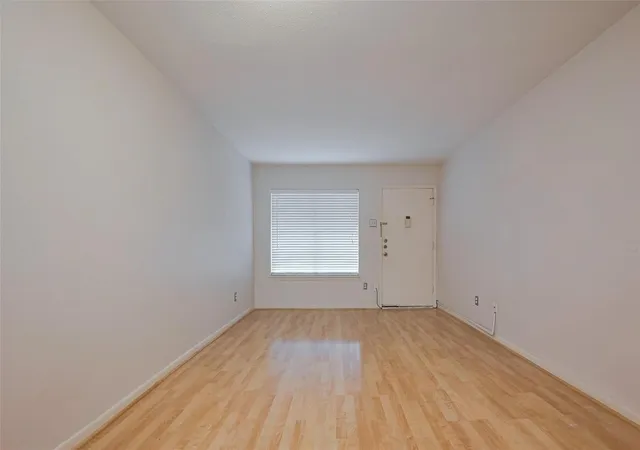 Photo 3 of Condo for sale at 2350 Bering Dr #94, Houston, TX 77057 | MLS# 35603445 | Listing updated on 2026-04-05