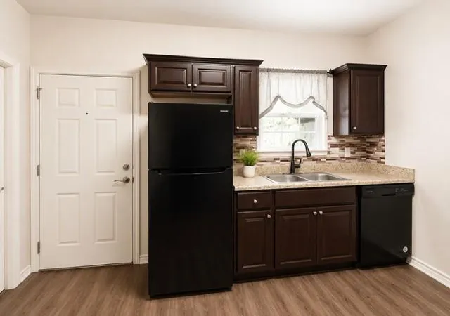 Photo 3 of Single family home for sale at 205 De Koven St, Houston, TX 77011 | MLS# 7443639 | Listing updated on 2026-07-27