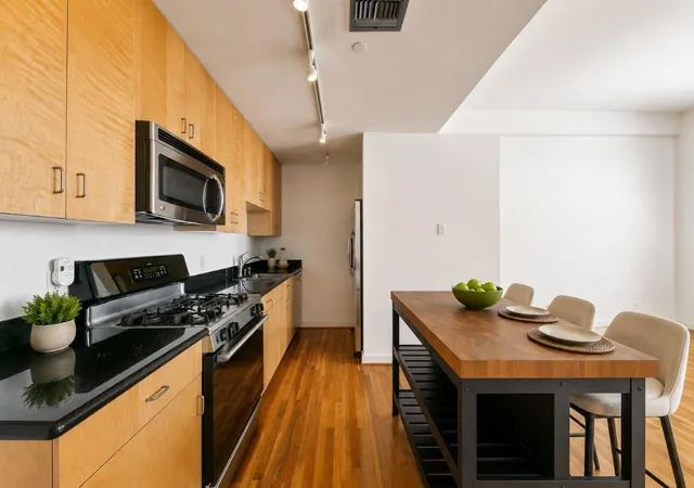 2nd image of 915 Franklin St #6F, Houston, TX 77002 | MLS# 48685806