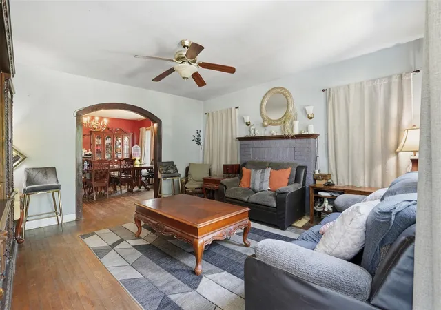 3rd image of 1205 Idylwild St, Houston, TX 77009 | MLS# 65430041