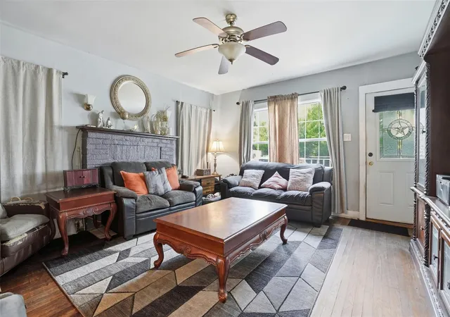 4th image of 1205 Idylwild St, Houston, TX 77009 | MLS# 65430041