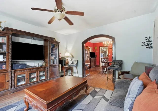 5th image of 1205 Idylwild St, Houston, TX 77009 | MLS# 65430041