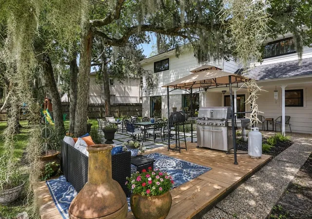 2nd image of 16535 Laurelfield Dr, Houston, TX 77059 | MLS# 46318586