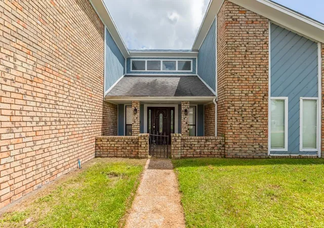 Homes for sale in Port Arthur, TX | 2120 Waverly Cir, Port Arthur, TX 77640 | MLS# 15266142