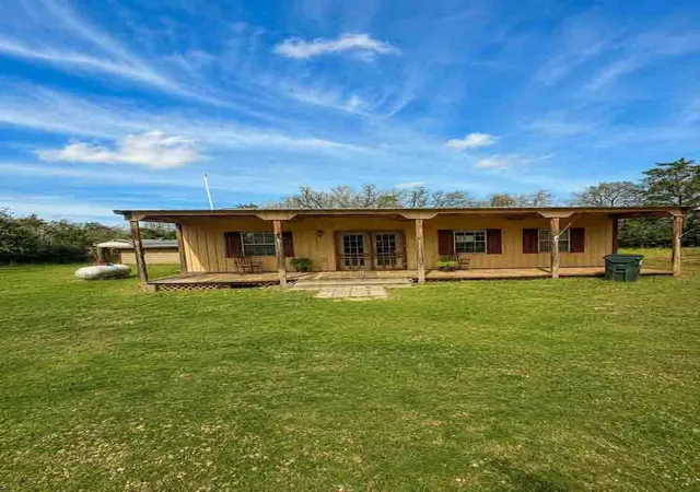 Homes for sale in Paige, TX | 1007 Private Road 2002, Paige, TX 78659 | MLS# 41413018
