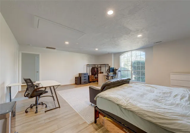 5th image of 2742 Westchester Cir, Pearland, TX 77584 | MLS# 67702159