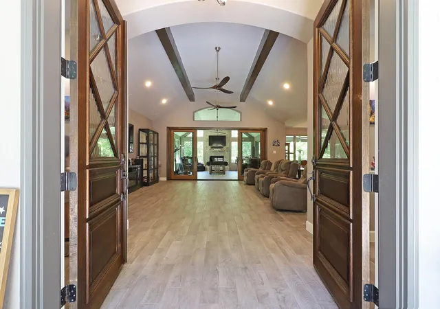 Photo 3 of Single family home for sale at 121 Red Hawk Rd, Huntsville, TX 77340 | MLS# 70467034 | Listing updated on 2026-09-10