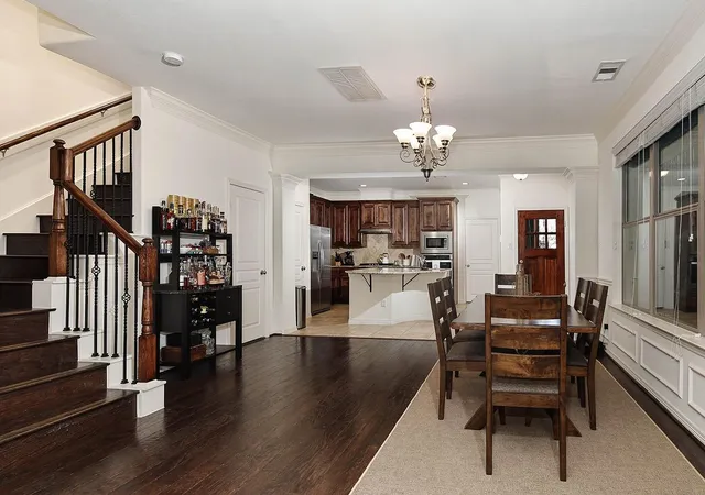 Photo 3 of Single family home for sale at 1046 W 26th Street, Houston, TX 77008 | MLS# 6612526 | Listing updated on 2026-09-10